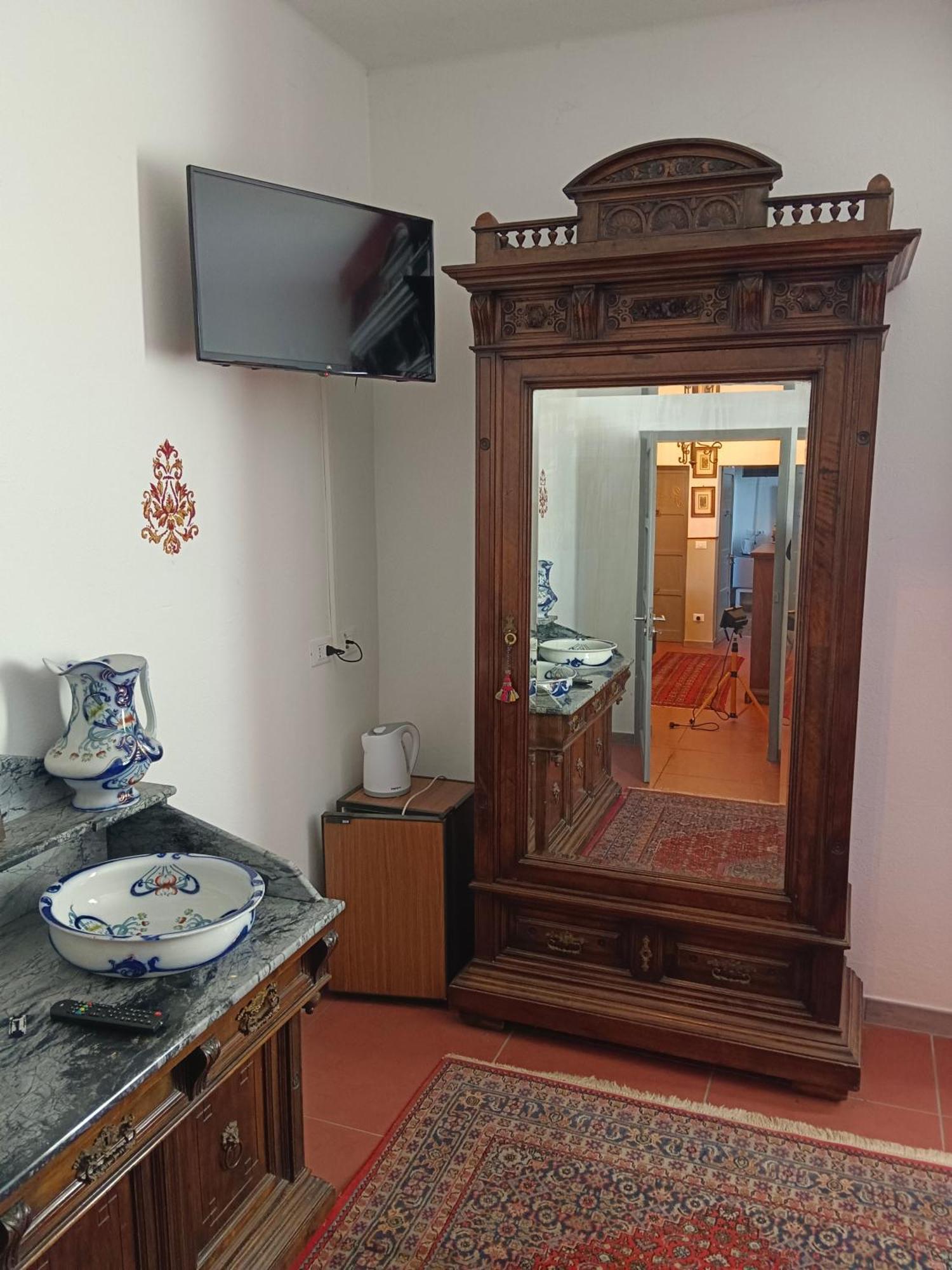 Bed and Breakfast La Maison Rouge Crespellano Екстер'єр фото