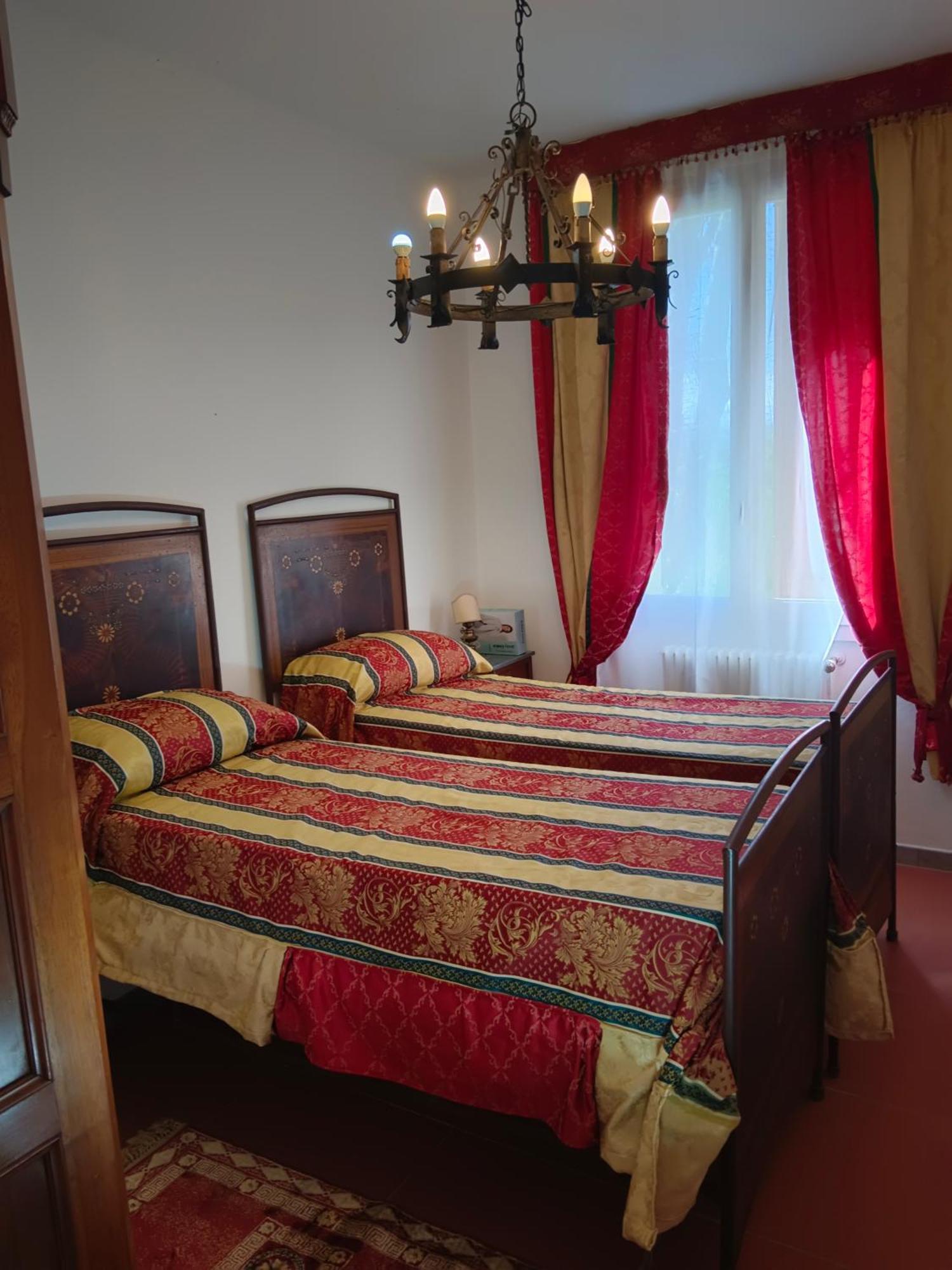 Bed and Breakfast La Maison Rouge Crespellano Екстер'єр фото